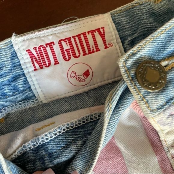 Vintage Not Guilty Red Stripe Flowers Jean Shorts - Picture 8 of 14